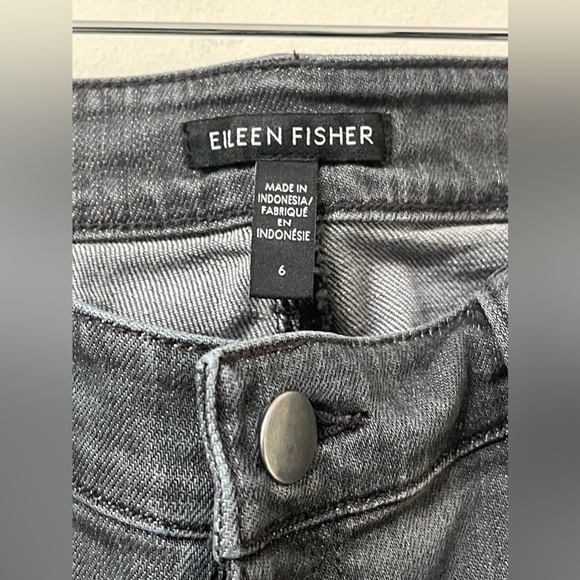 Eileen Fisher Carbon Gray Washed Slim Straight Jeans Size 6 - Picture 7 of 8